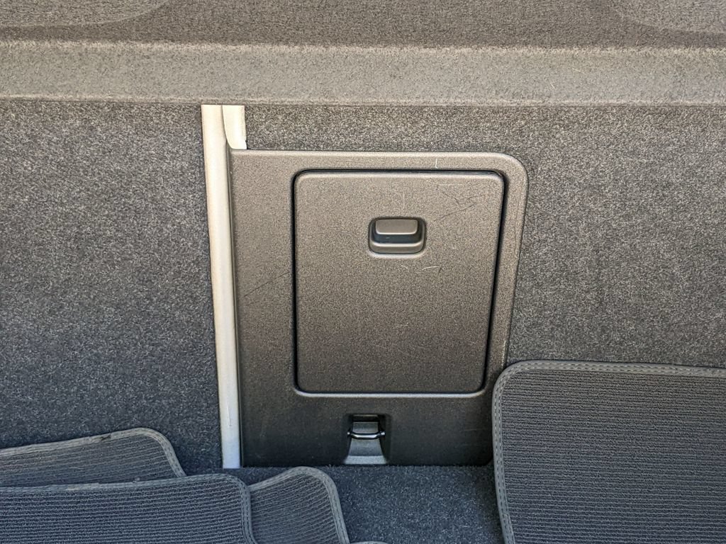 Certified 2023 Volvo C40 P8 Recharge Ultimate AWD/4WD image 28