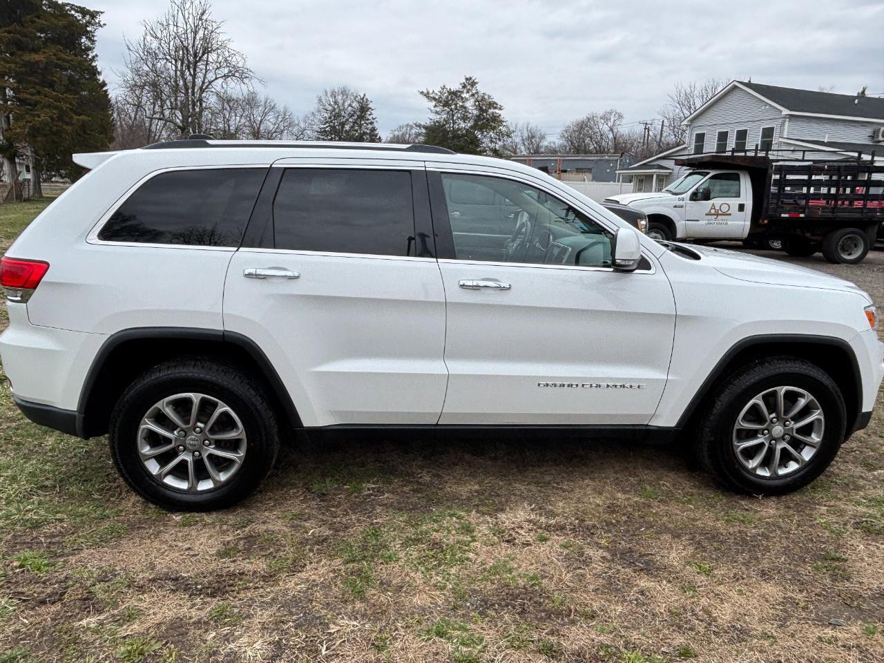Used 2014 Jeep Grand Cherokee Limited AWD/4WD image 4