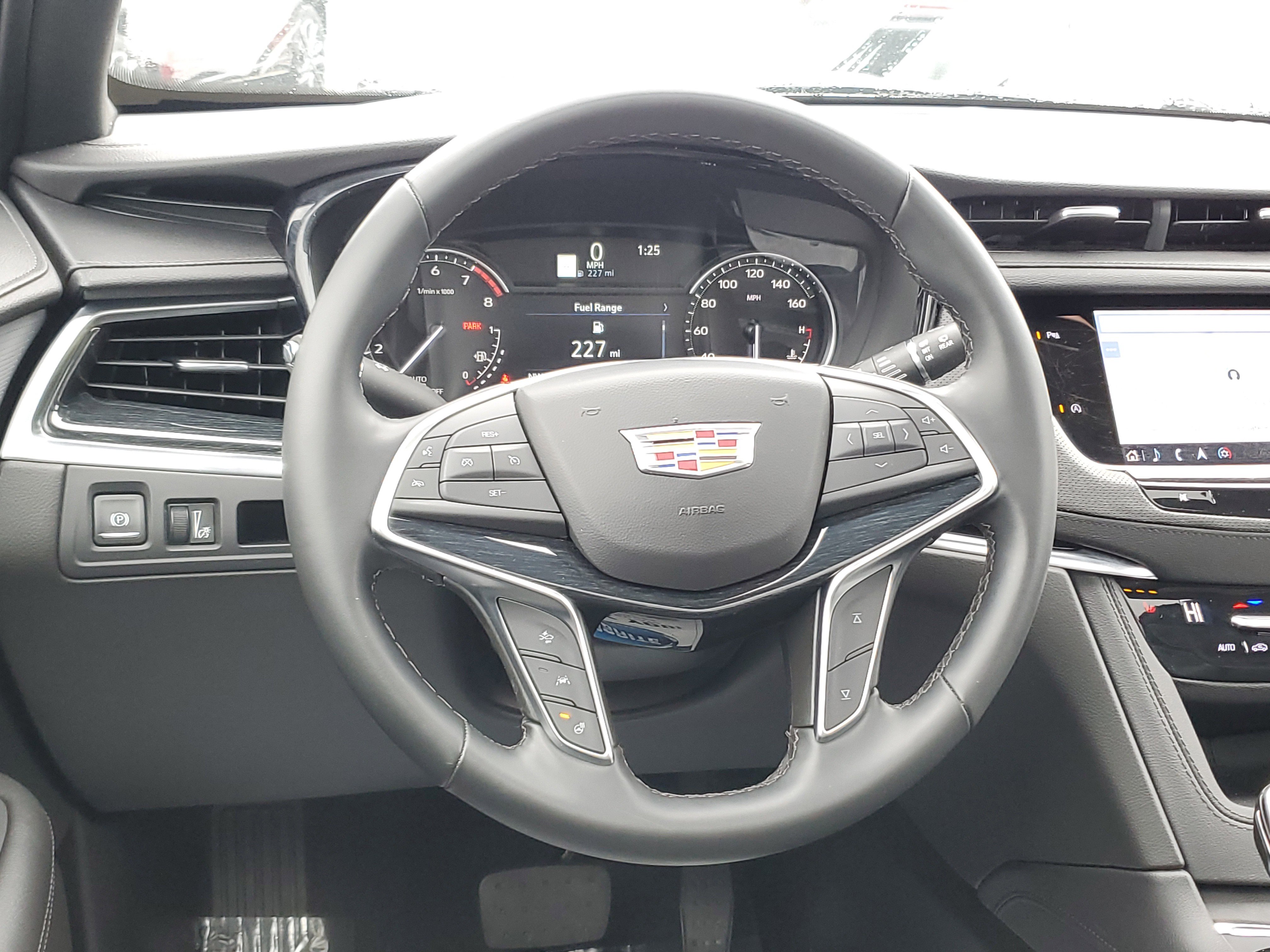 Used 2025 Cadillac XT5 Premium Luxury image 8