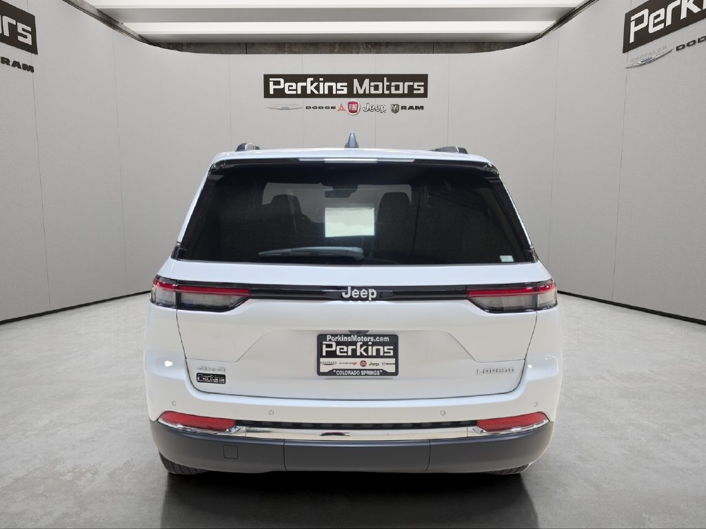 New 2027 Jeep Grand Cherokee Laredo X AWD/4WD image 4