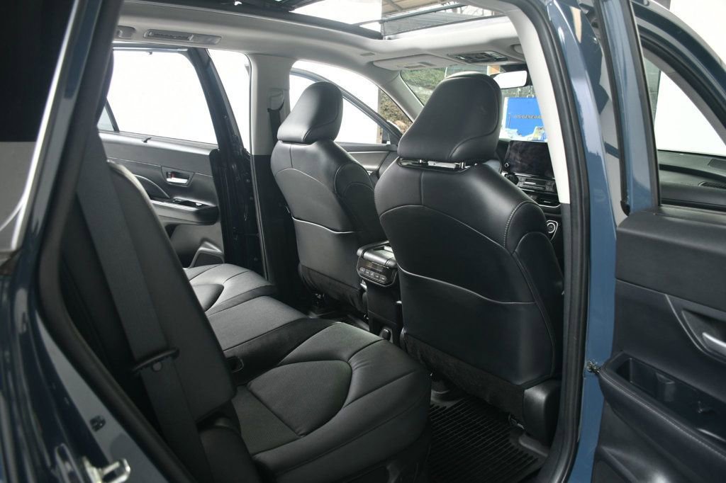 Used 2024 Toyota Grand Highlander AWD Hybrid image 39