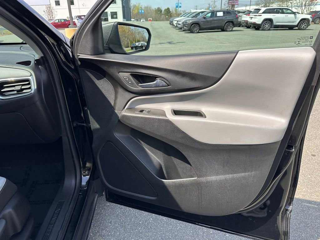 Used 2023 Chevrolet Equinox LS w/ LS Convenience Package image 17