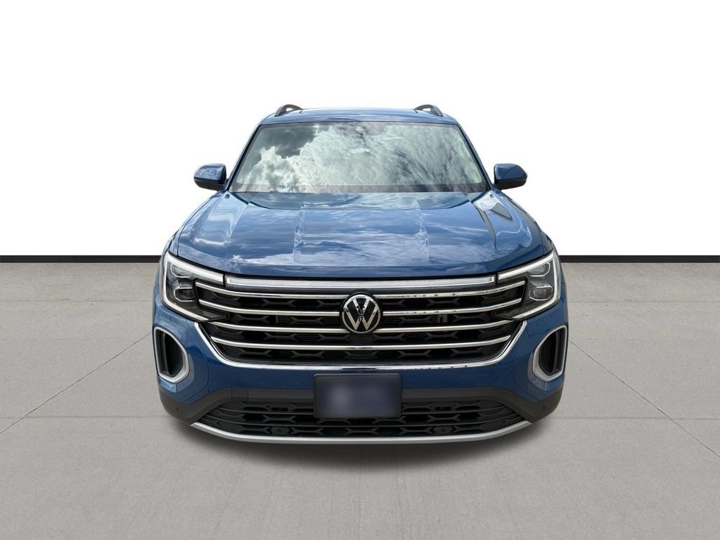 Used 2025 Volkswagen Atlas SE FWD image 2