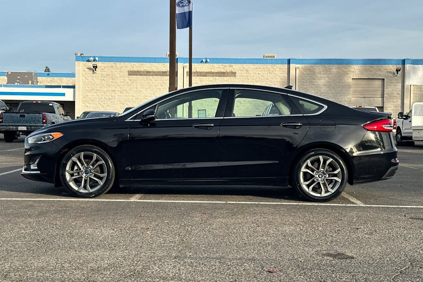 Used 2020 Ford Fusion Titanium image 5