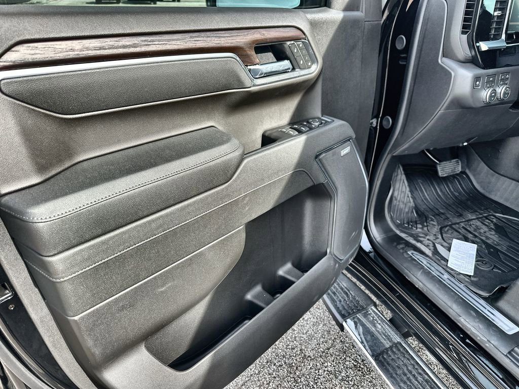 New 2026 GMC Sierra 1500 SLT image 21