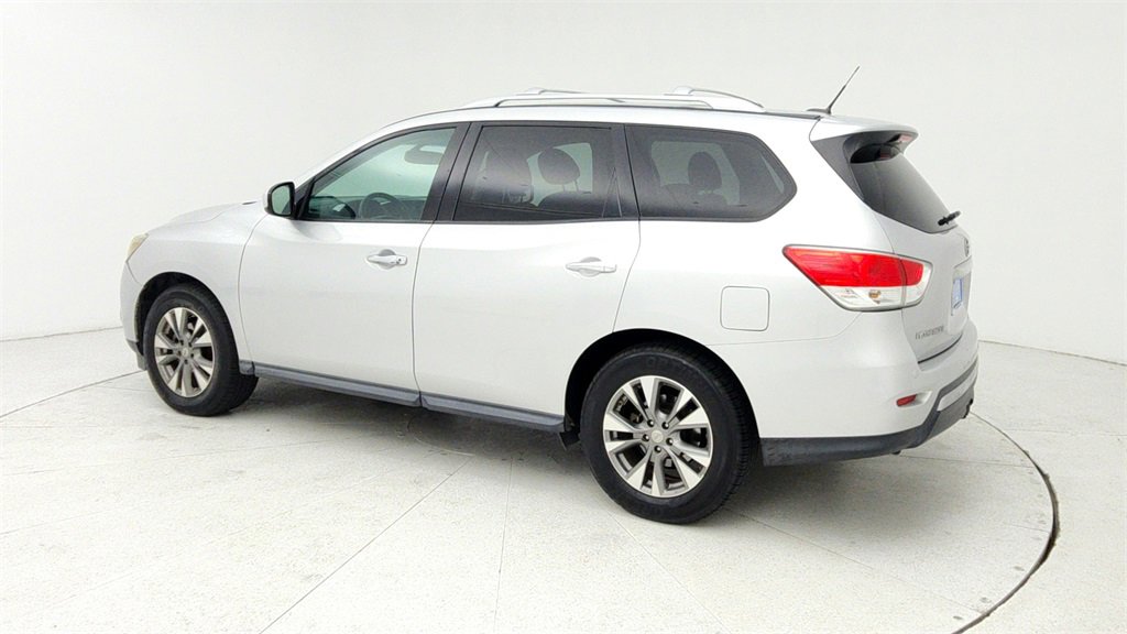Used 2016 Nissan Pathfinder SV image 6