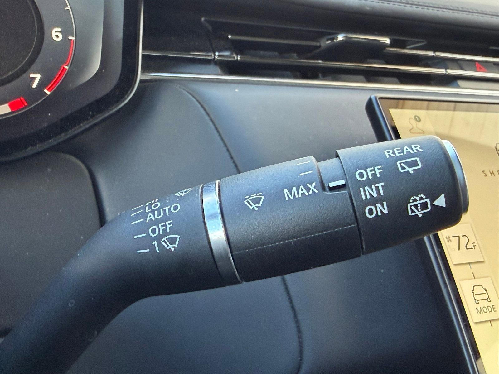 Used 2024 Land Rover Range Rover Sport Dynamic SE image 14