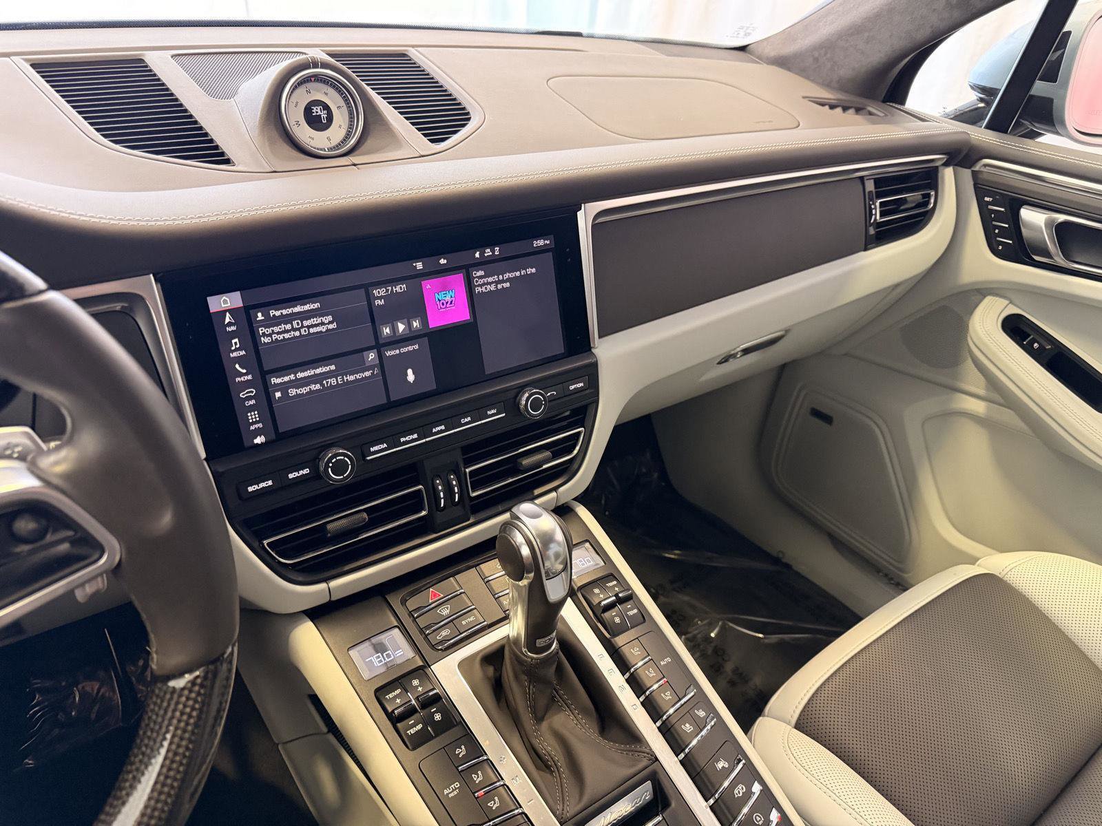 Certified 2020 Porsche Macan Turbo image 18