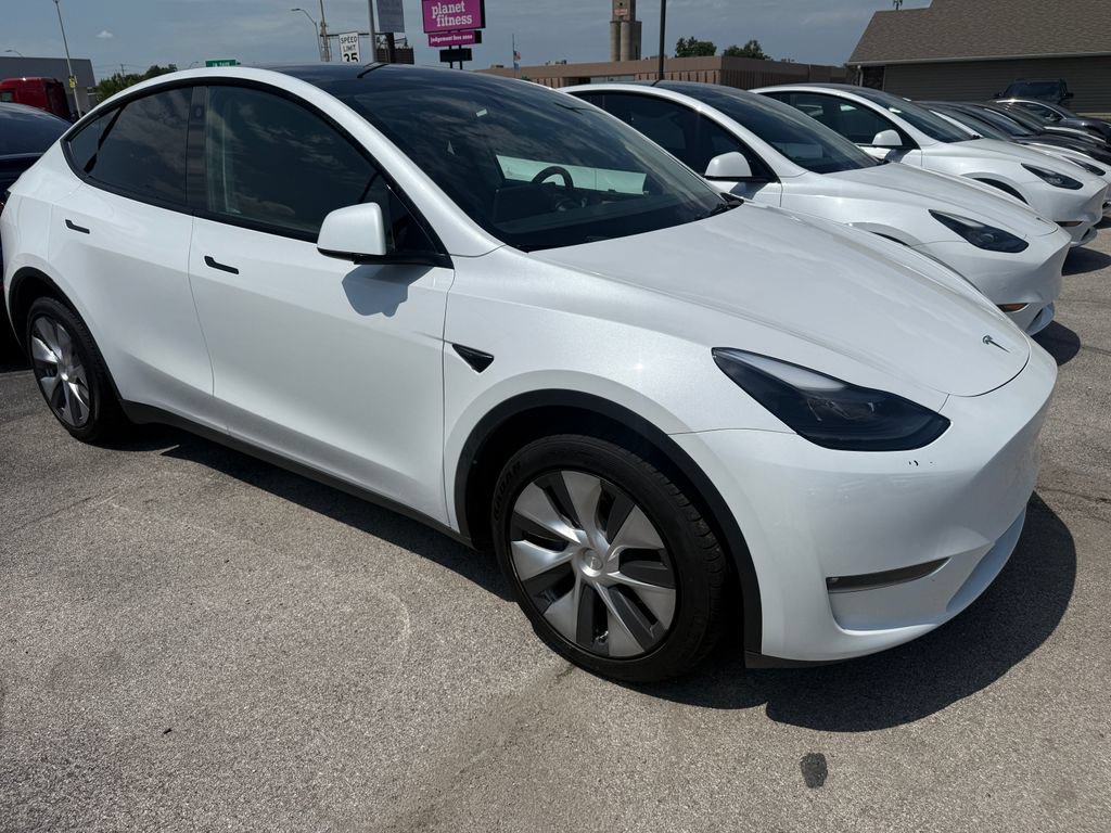 Used 2023 Tesla Model Y Long Range AWD/4WD image 16