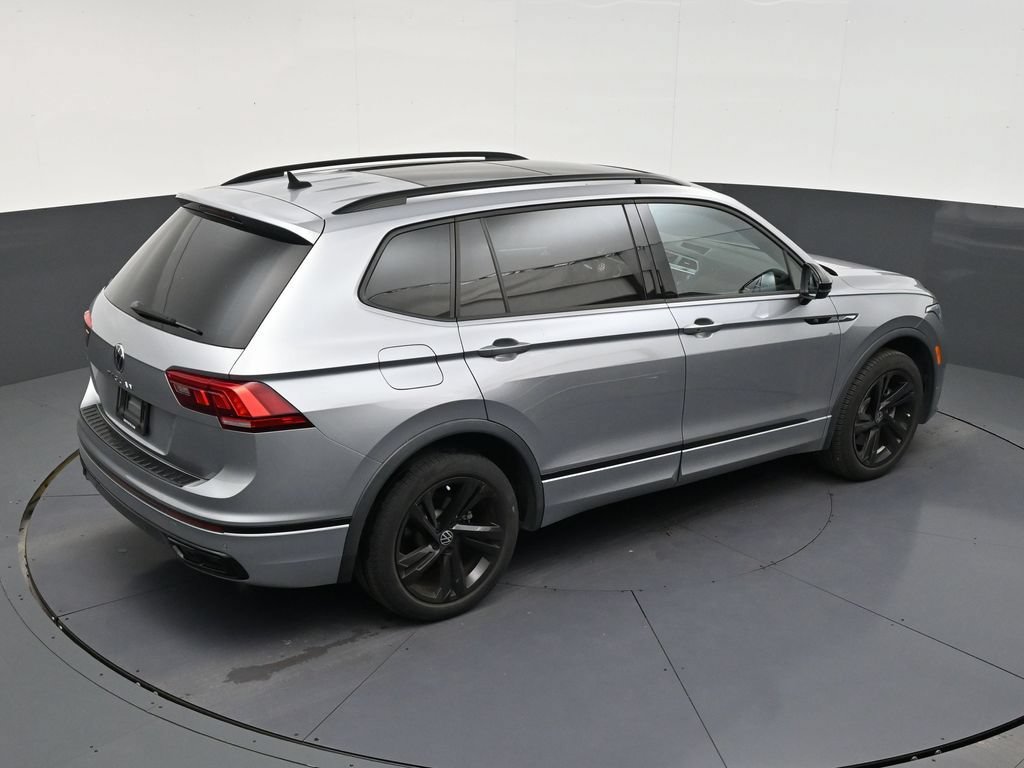 Used 2023 Volkswagen Tiguan SE R-Line FWD image 16