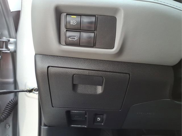 Used 2023 Toyota Highlander XLE image 14