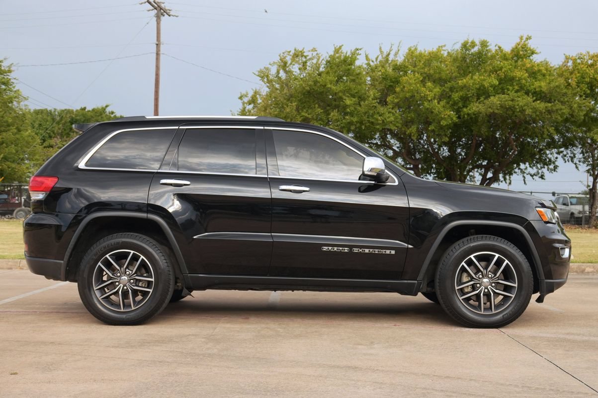 Used 2017 Jeep Grand Cherokee Limited RWD image 13