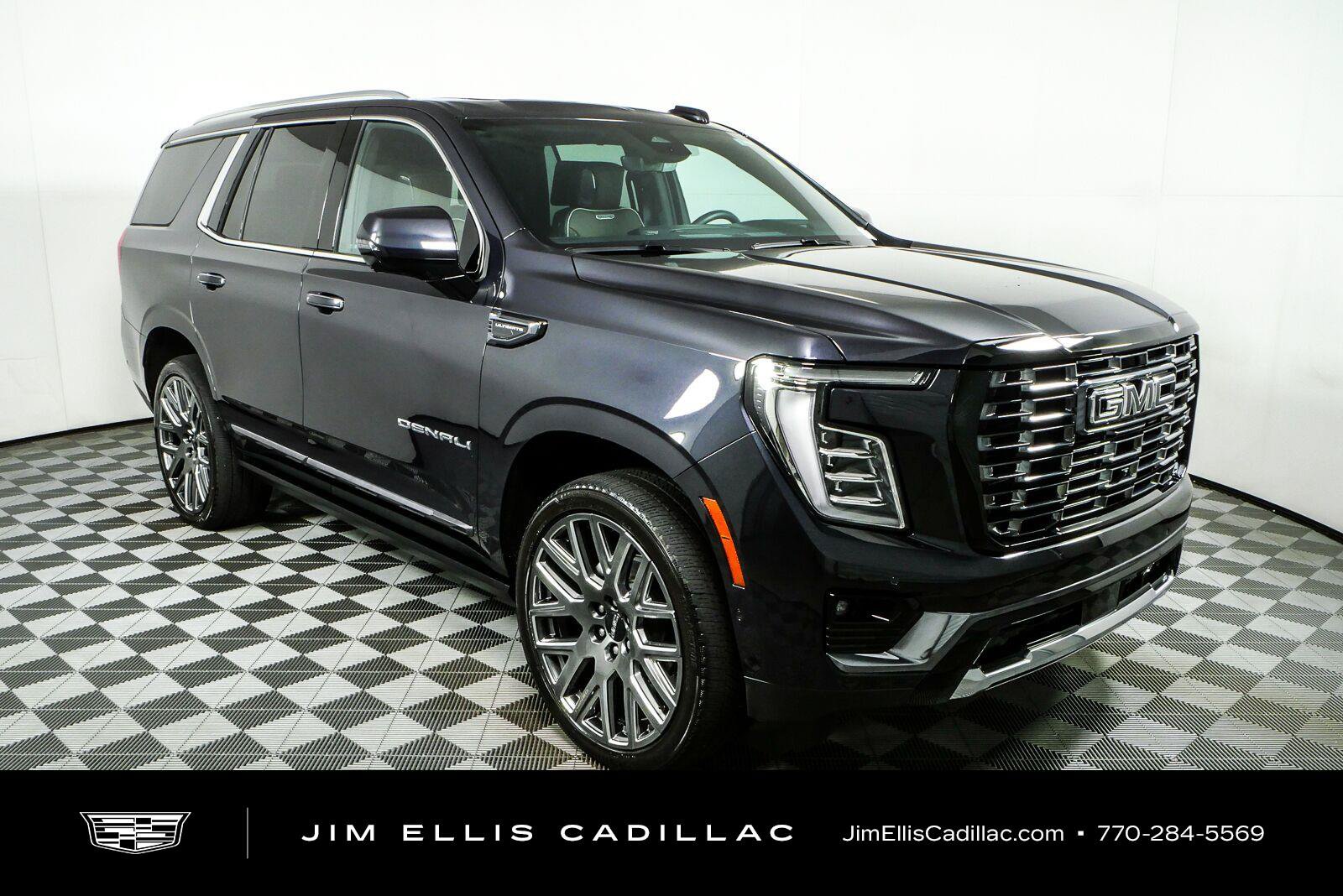 Used 2025 GMC Yukon Denali Ultimate AWD/4WD image 1