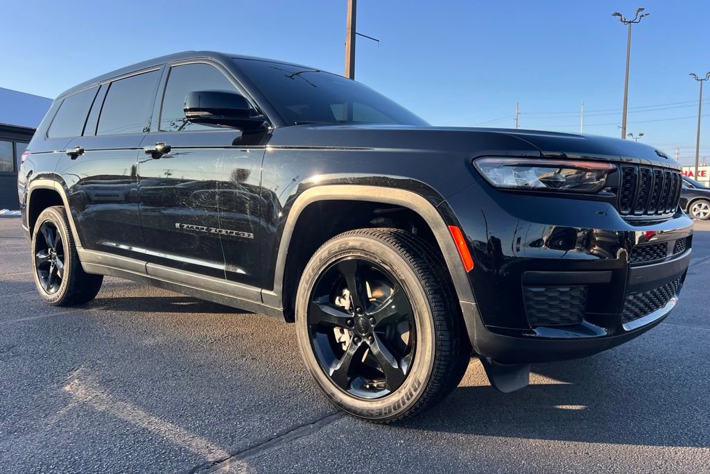 Used 2023 Jeep Grand Cherokee L Laredo image 10