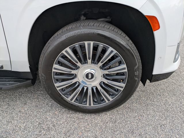 Used 2021 Cadillac Escalade Premium Luxury image 11