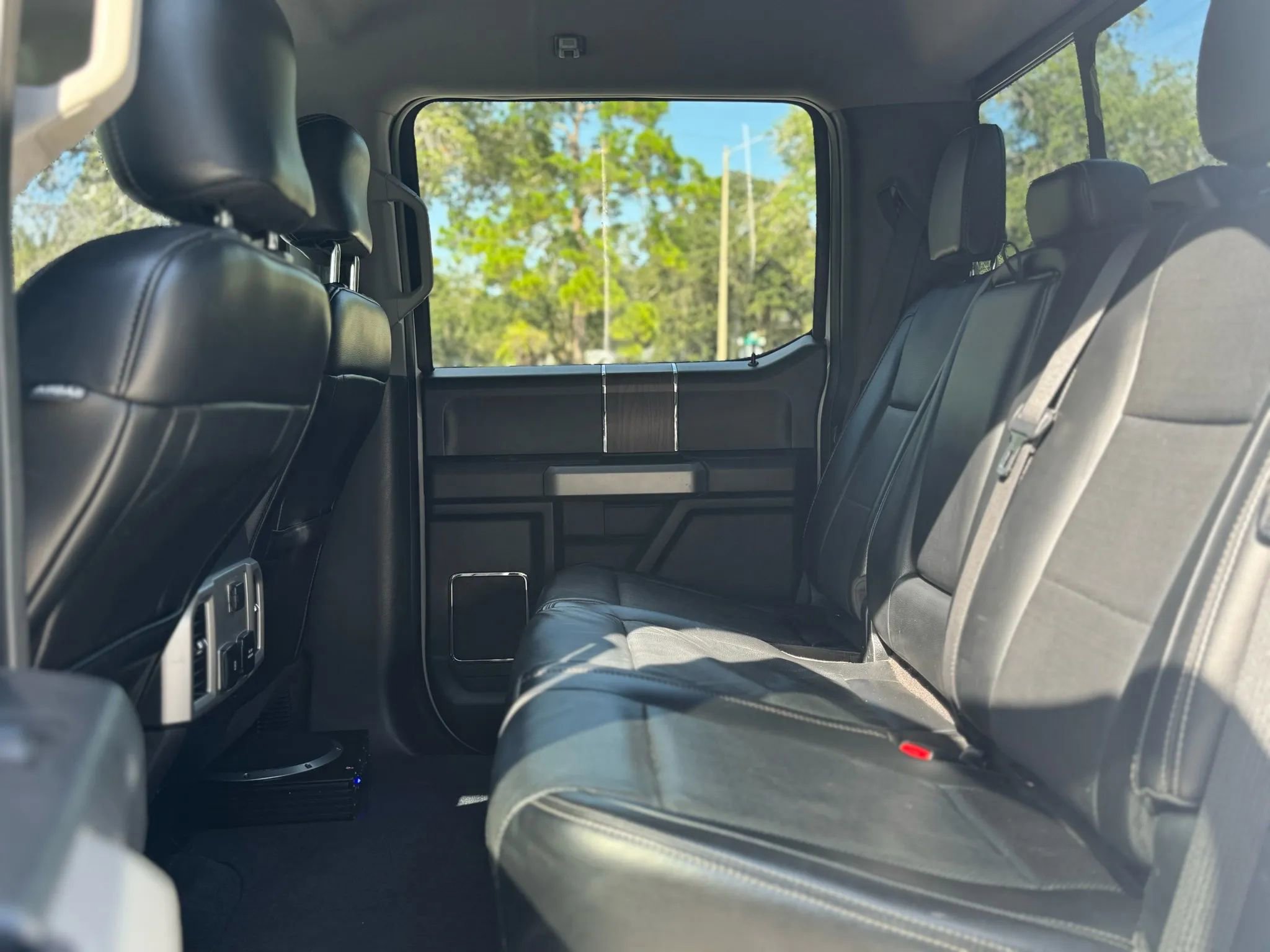 Used 2017 Ford F150 Lariat image 28