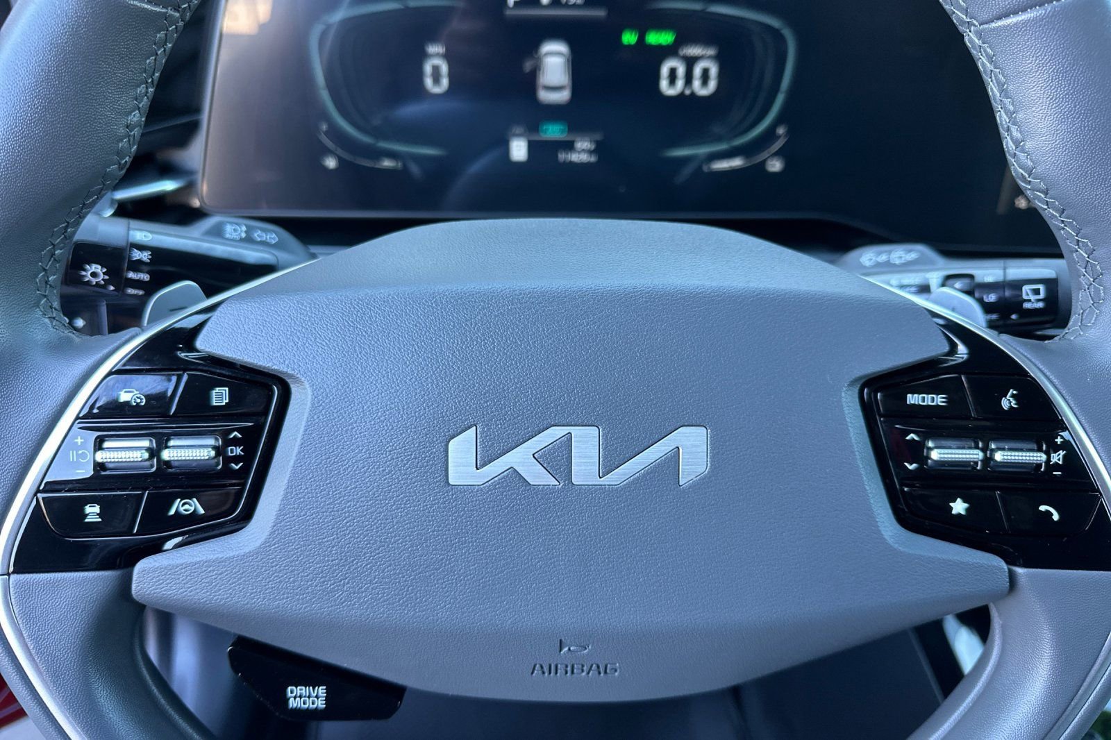 Used 2023 Kia Niro EX image 27