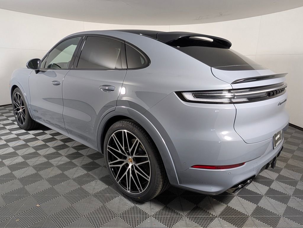 New 2026 Porsche Cayenne GTS image 3