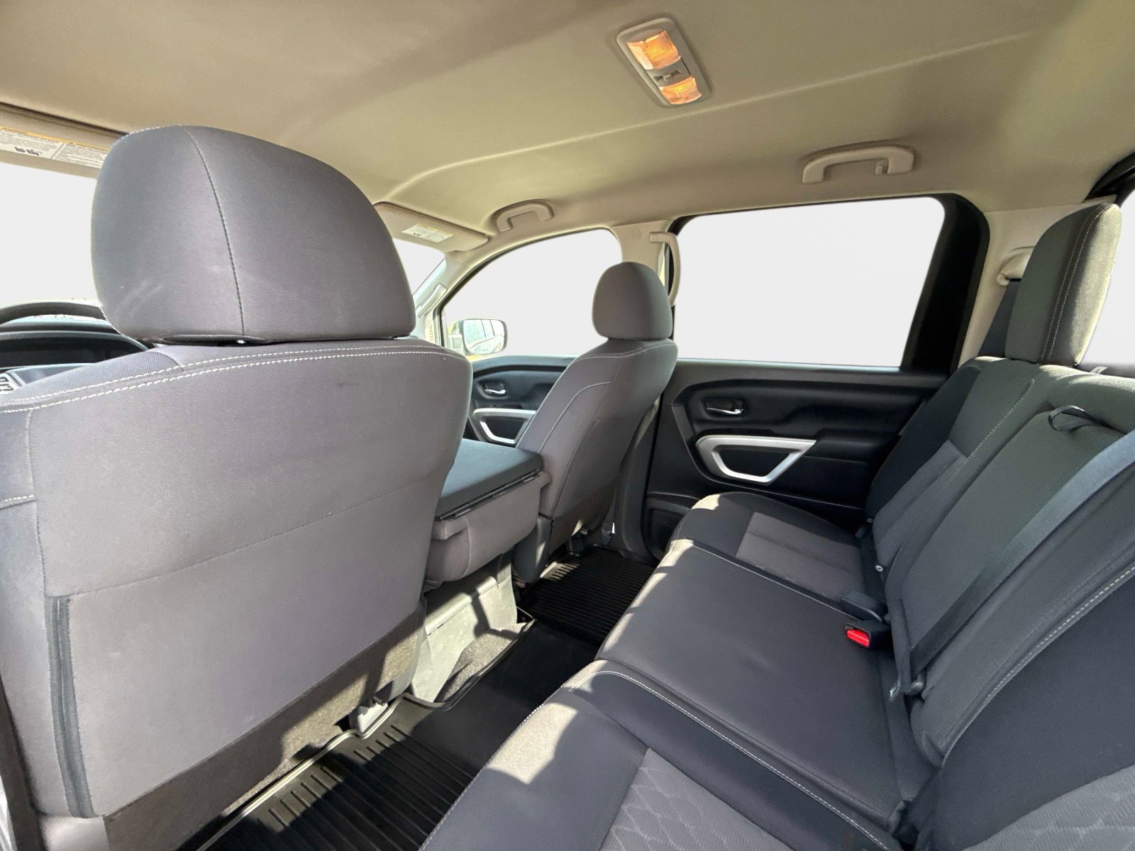 Used 2024 Nissan Titan SV AWD/4WD image 19