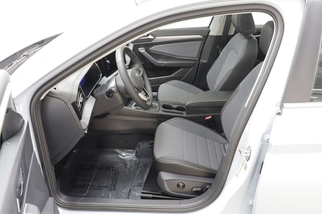 New 2027 Volkswagen Jetta SE FWD image 7