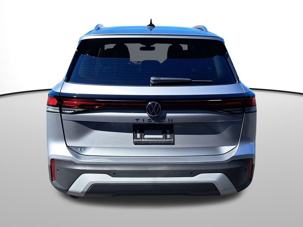 New 2025 Volkswagen Tiguan SE image 7
