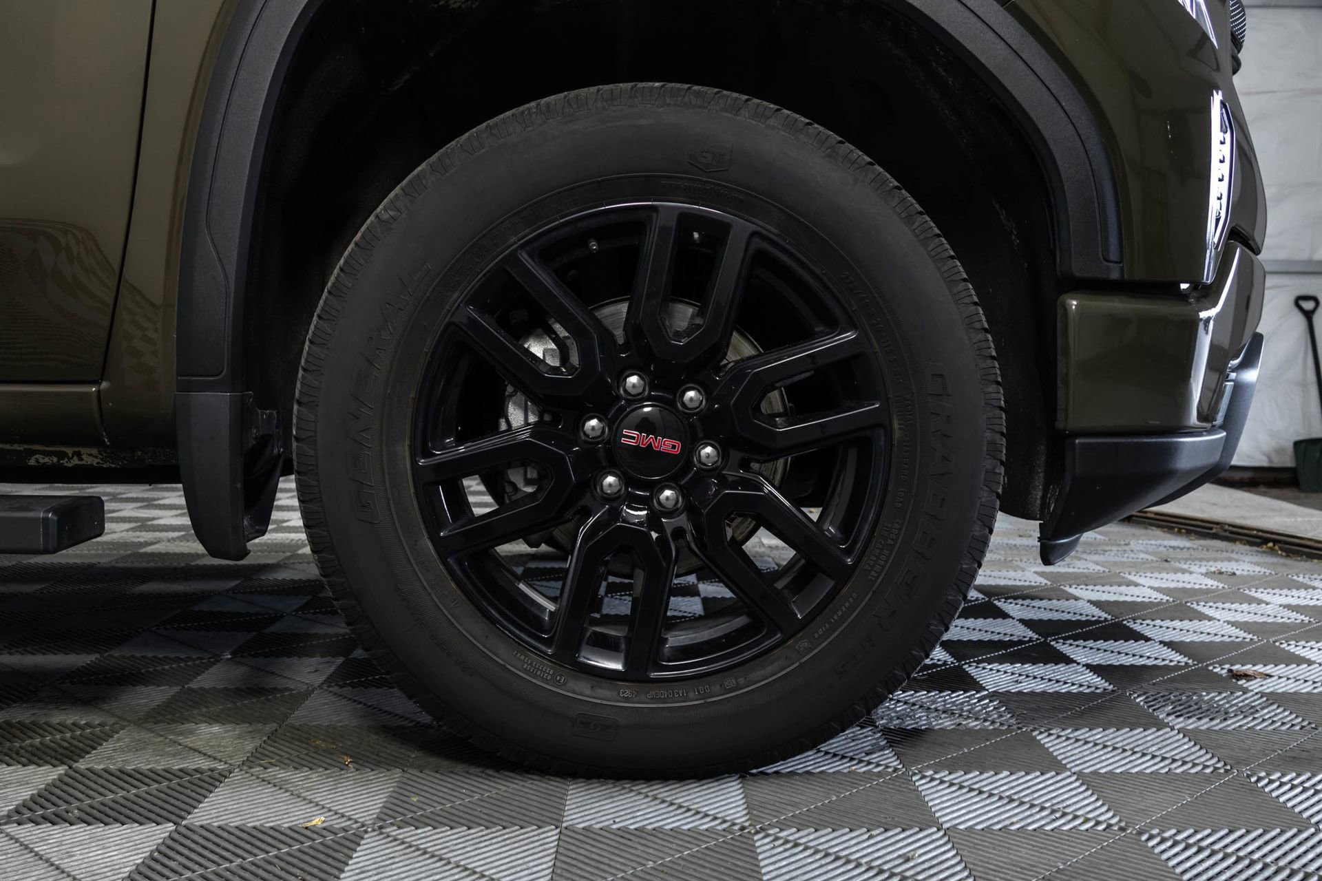 Certified 2024 GMC Sierra 1500 Elevation AWD/4WD image 43