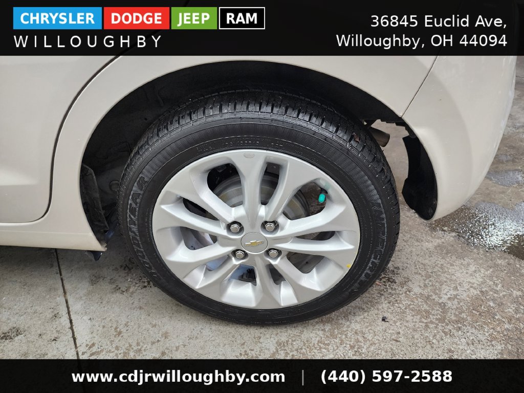 Used 2021 Chevrolet Spark LT FWD image 38