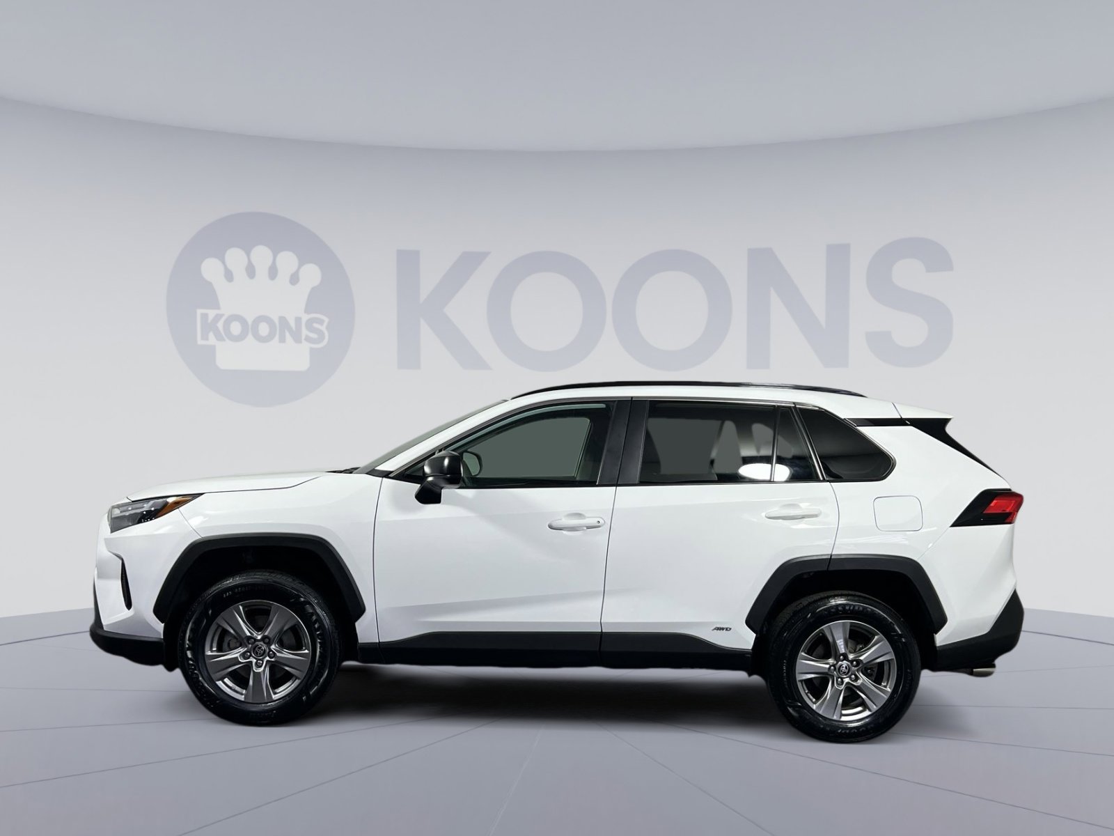 Used 2024 Toyota RAV4 LE AWD/4WD image 7