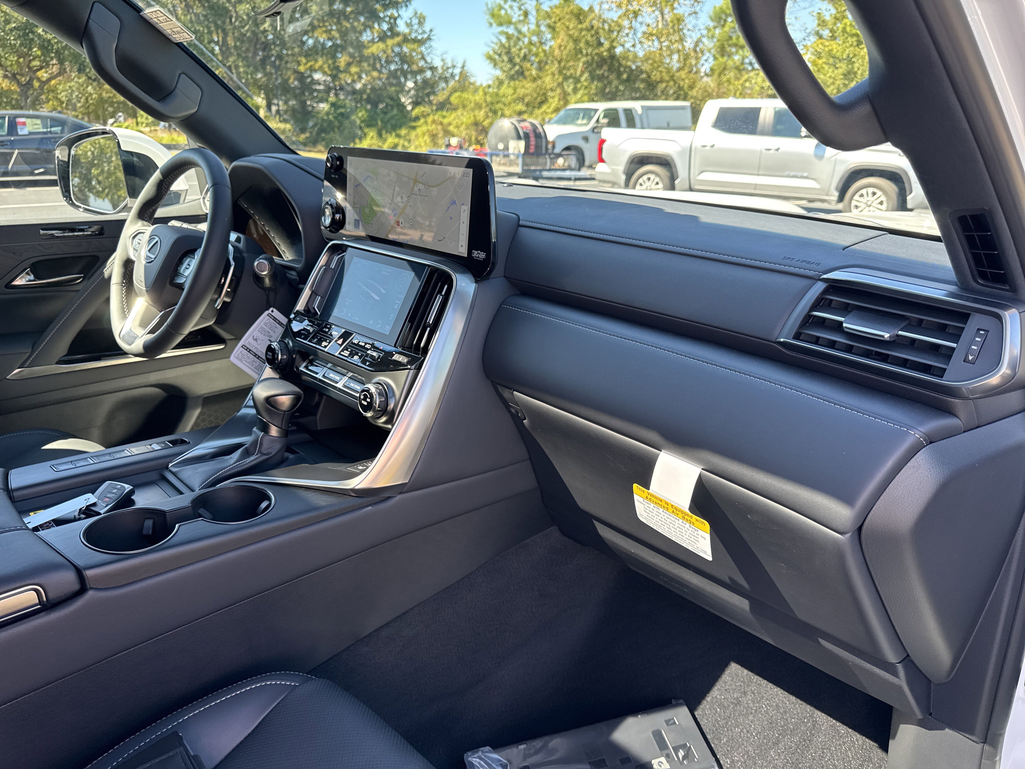 Used 2025 Lexus LX 600 4WD w/ Interior Upgrade Package image 34