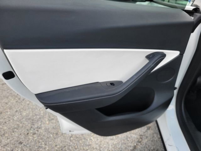 Used 2022 Tesla Model Y Performance image 14