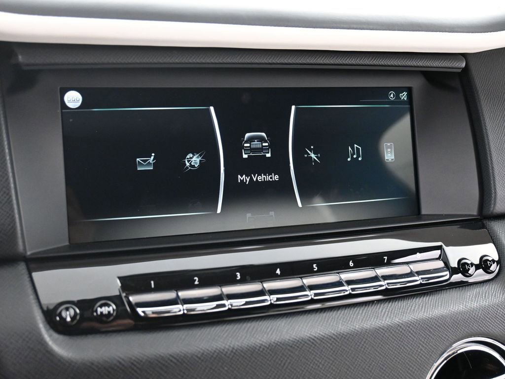 Certified 2022 Rolls-Royce Cullinan AWD/4WD image 21