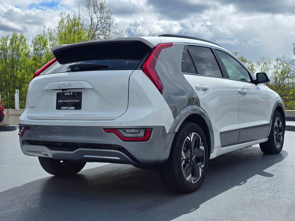Used 2024 Kia Niro Wave w/ Wave Preserve Package image 4