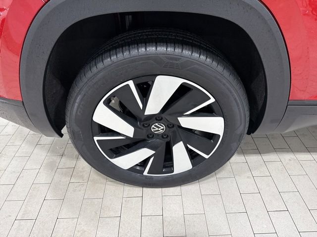 Certified 2024 Volkswagen Atlas Cross Sport SE image 31