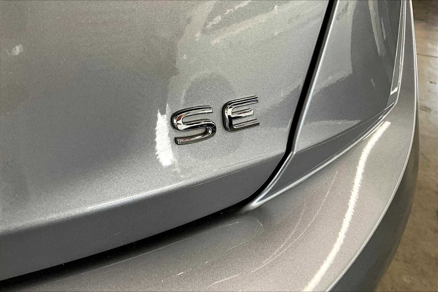 Used 2024 Volkswagen Jetta SE image 11