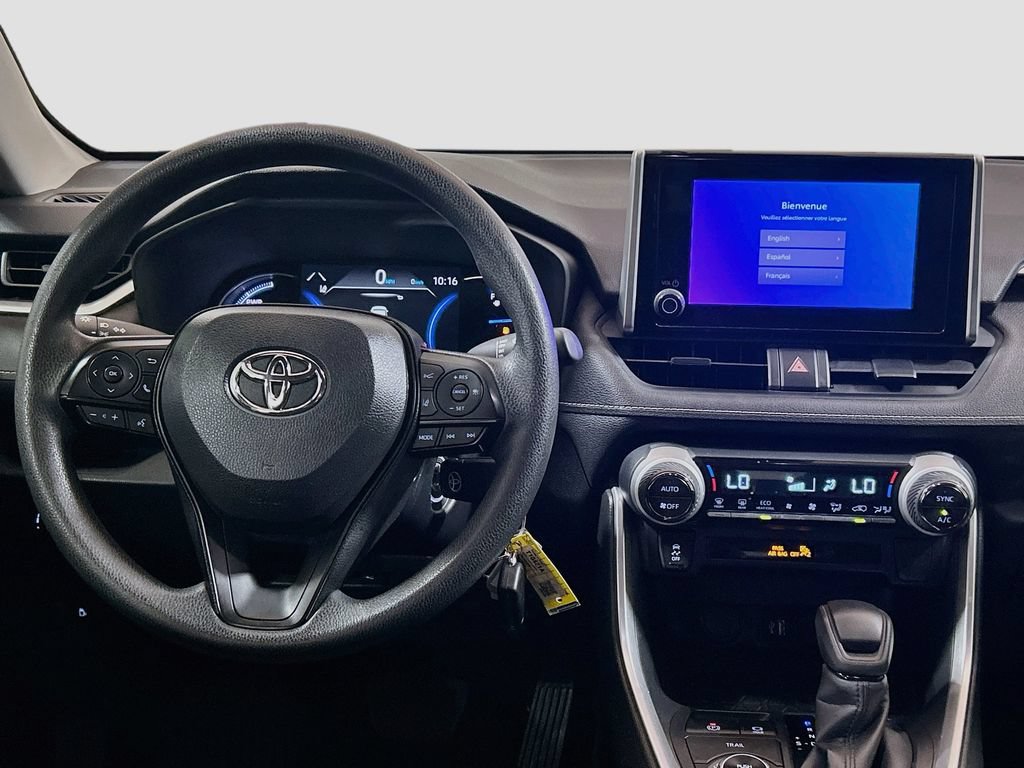 Used 2025 Toyota RAV4 LE AWD/4WD image 19