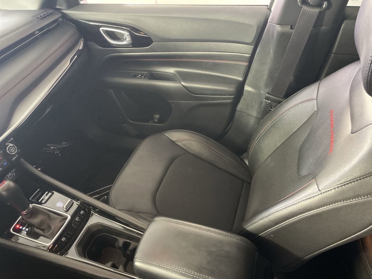 Used 2025 Jeep Compass Trailhawk AWD/4WD image 22