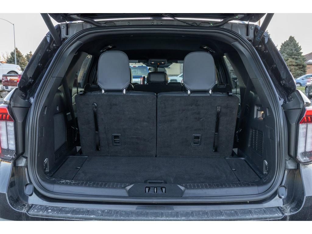 Used 2025 Ford Explorer ST-Line w/ ST-Line Street Pack image 15