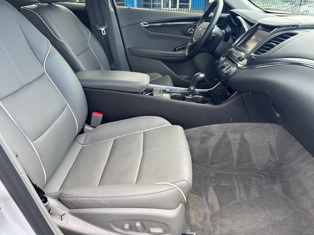 Used 2018 Chevrolet Impala Premier w/ Premier Confidence Package FWD image 14