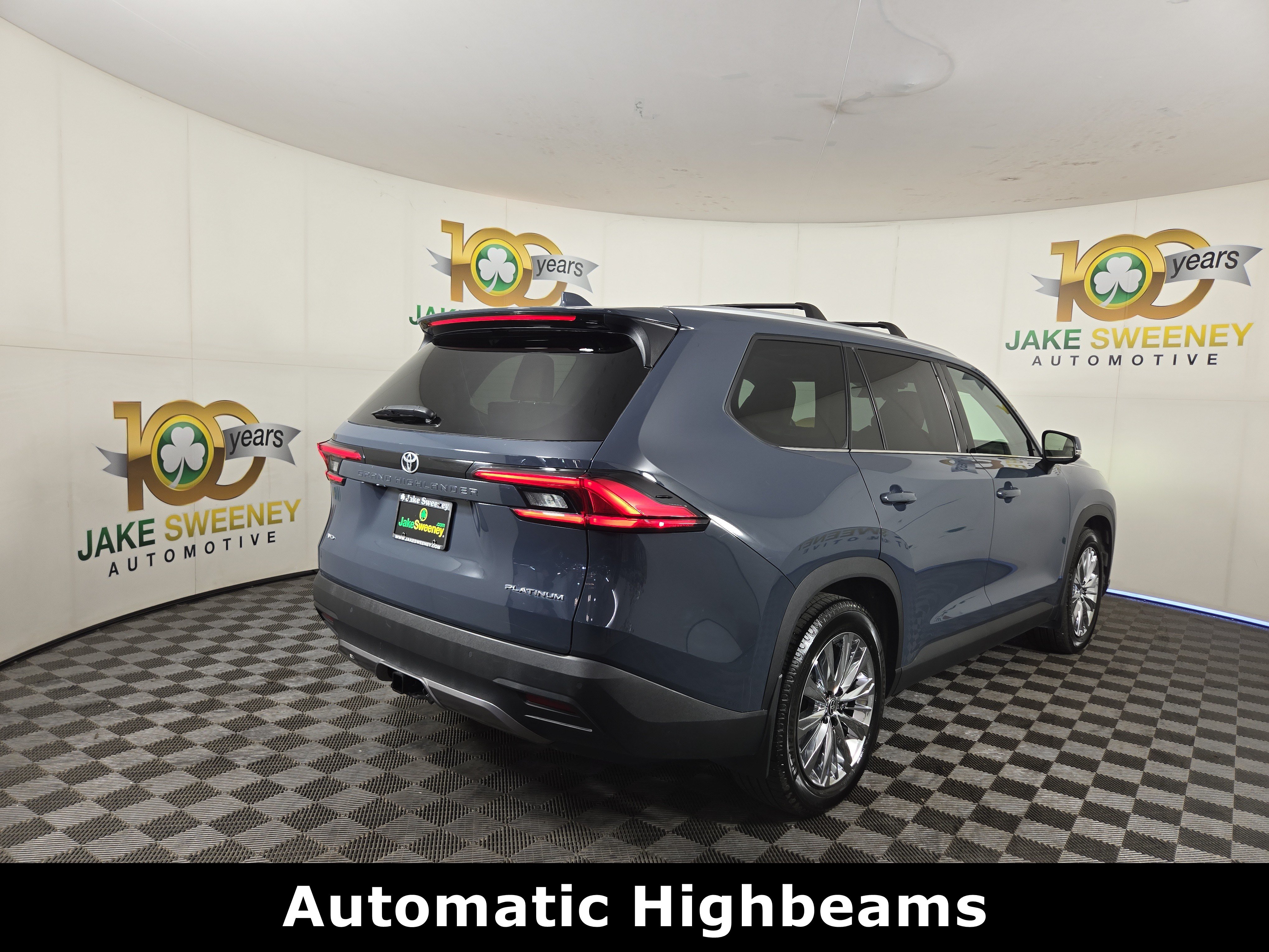 Used 2024 Toyota Grand Highlander AWD image 9