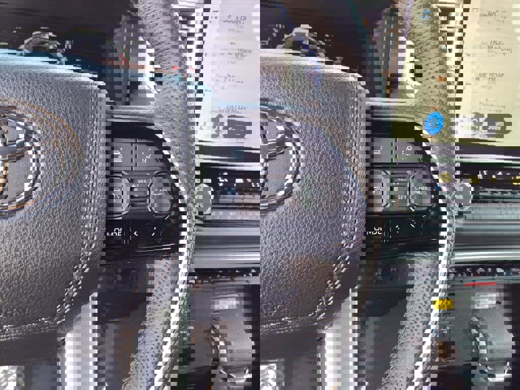 Used 2023 Toyota Tundra Platinum w/ Advanced Package image 10