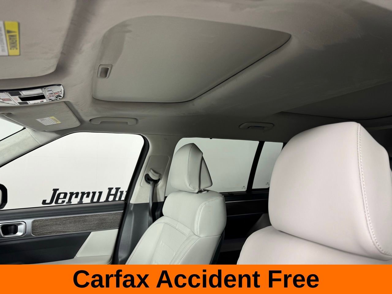 Used 2025 Hyundai Santa Fe Calligraphy image 3