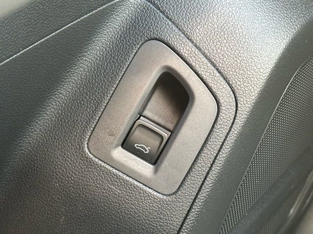 Used 2023 Volkswagen Atlas Cross Sport SE image 27