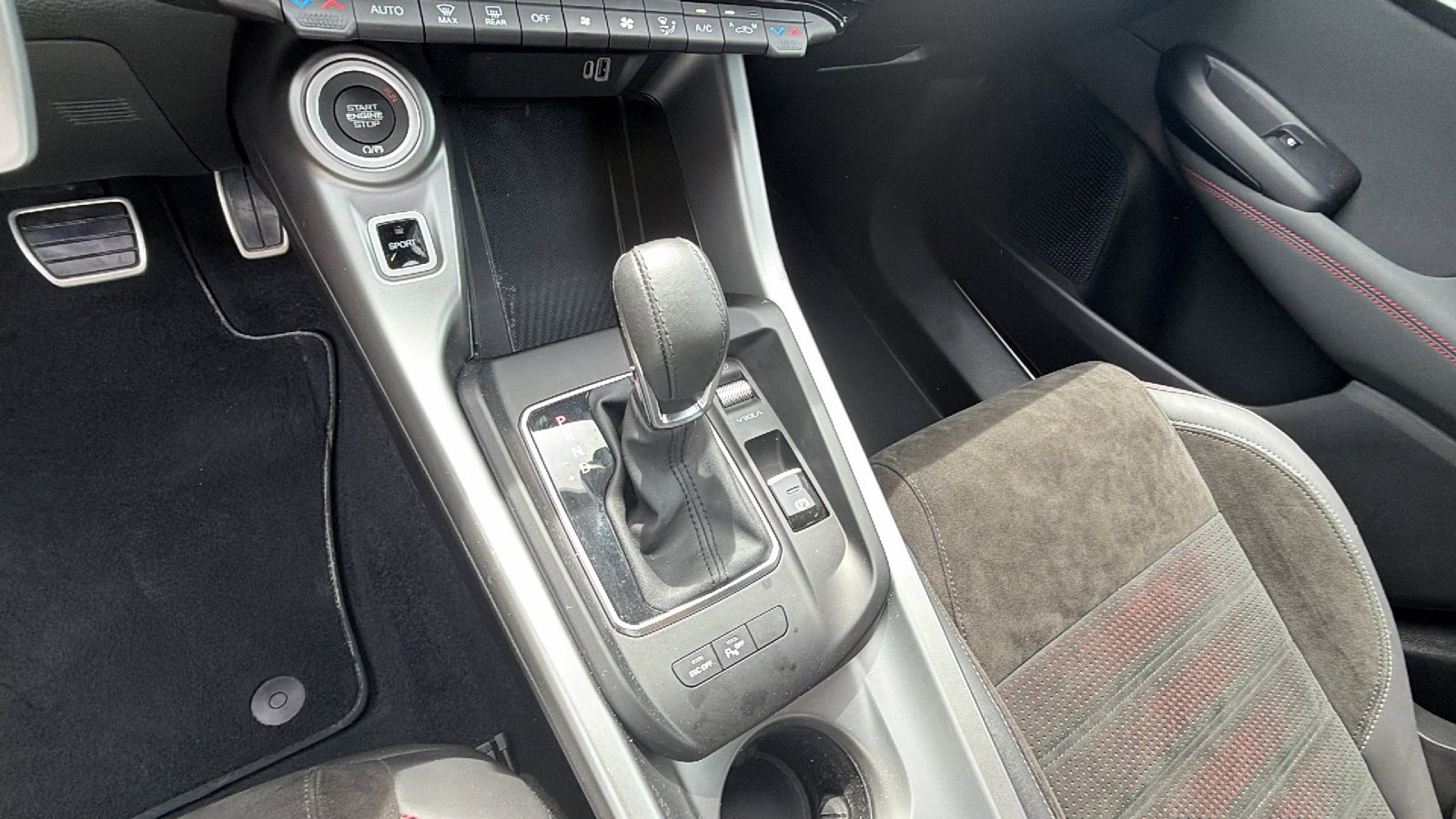 Used 2025 Dodge Hornet R/T image 32