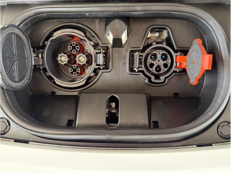 Used 2025 Nissan Leaf S FWD image 29