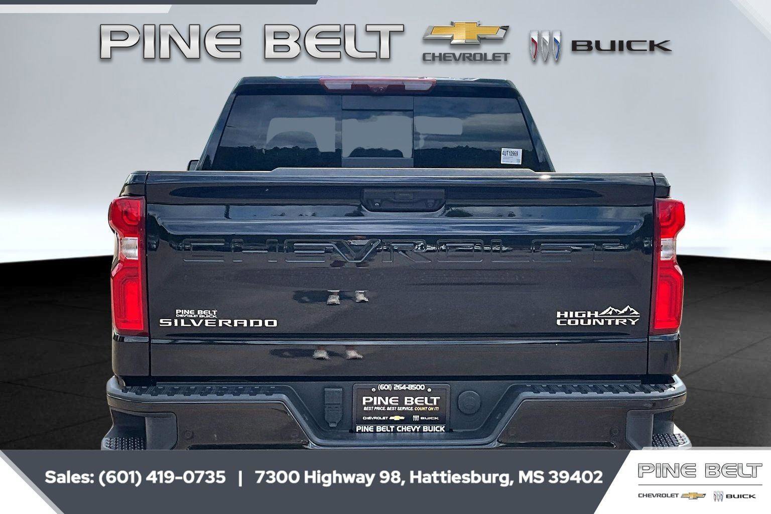Used 2023 Chevrolet Silverado 1500 High Country w/ Technology Package image 4