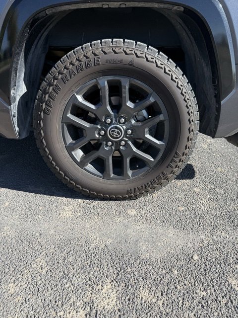 Used 2022 Toyota Tundra Platinum w/ Advanced Package image 10