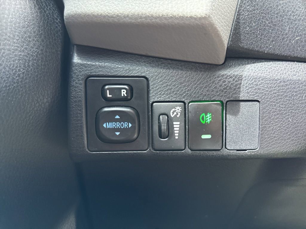 Used 2014 Toyota Corolla LE FWD image 16