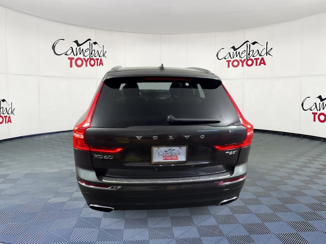 Used 2018 Volvo XC60 T6 Inscription w/ Luxury Seat Package AWD/4WD image 3