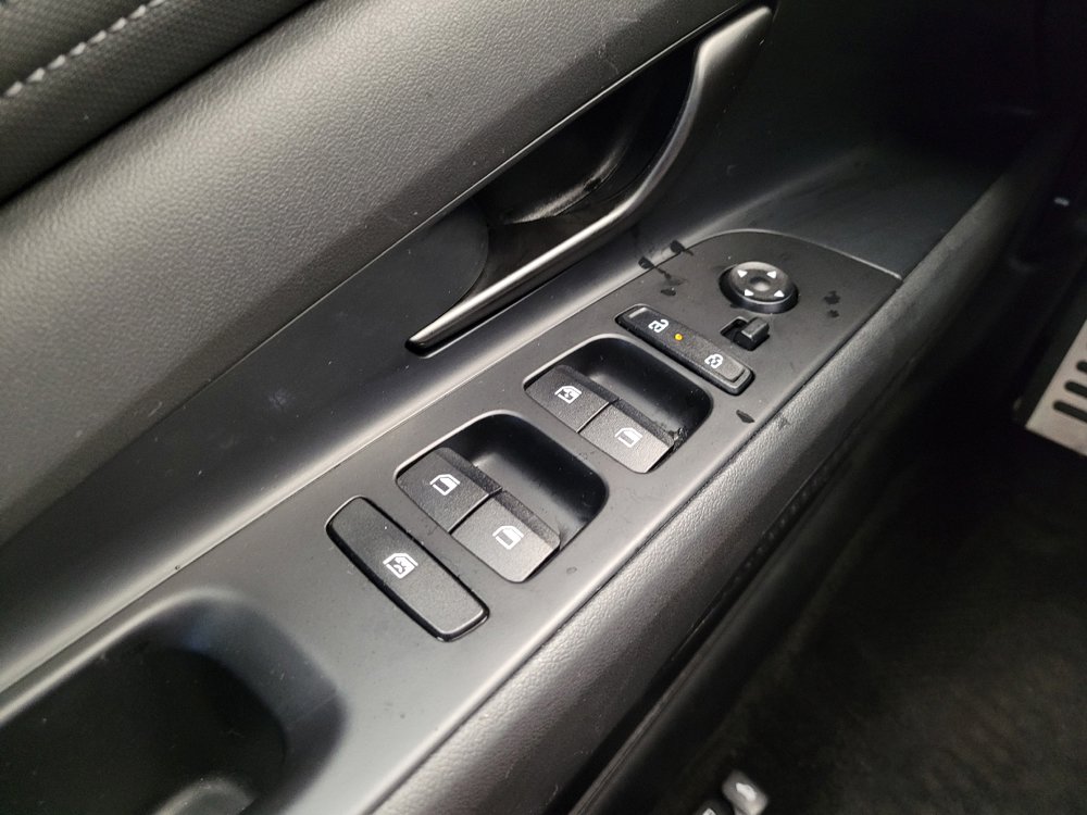 Used 2025 Hyundai Elantra Sport image 27