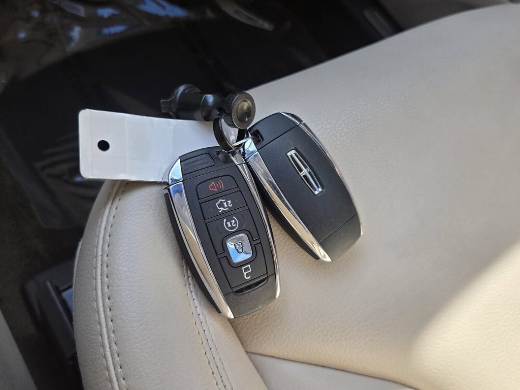 Used 2019 Lincoln Nautilus FWD image 19